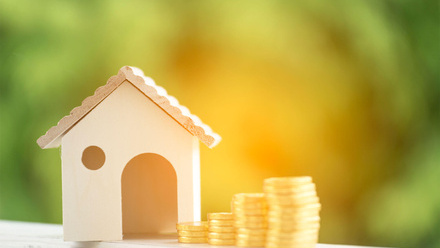 iStock uk economy pound coins invest house 3 2000px