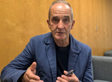 Kevin McCloud at Grand Designs Live Birmingham 2022 2.jpg